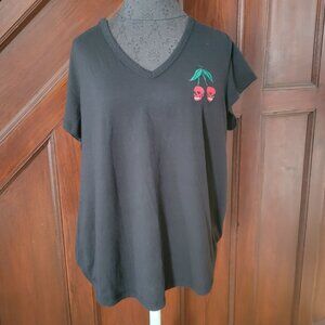 Torrid Black V-Neck Classic Fit T-Shirt With Skull Cherry Embroidery Size 2